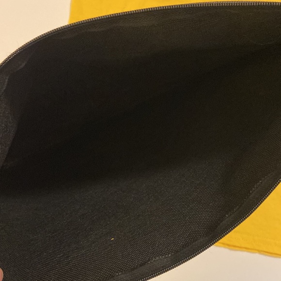 Girl Scout Bee “Be Amazing” T shirt Girls Size Medium - Picture 7 of 7